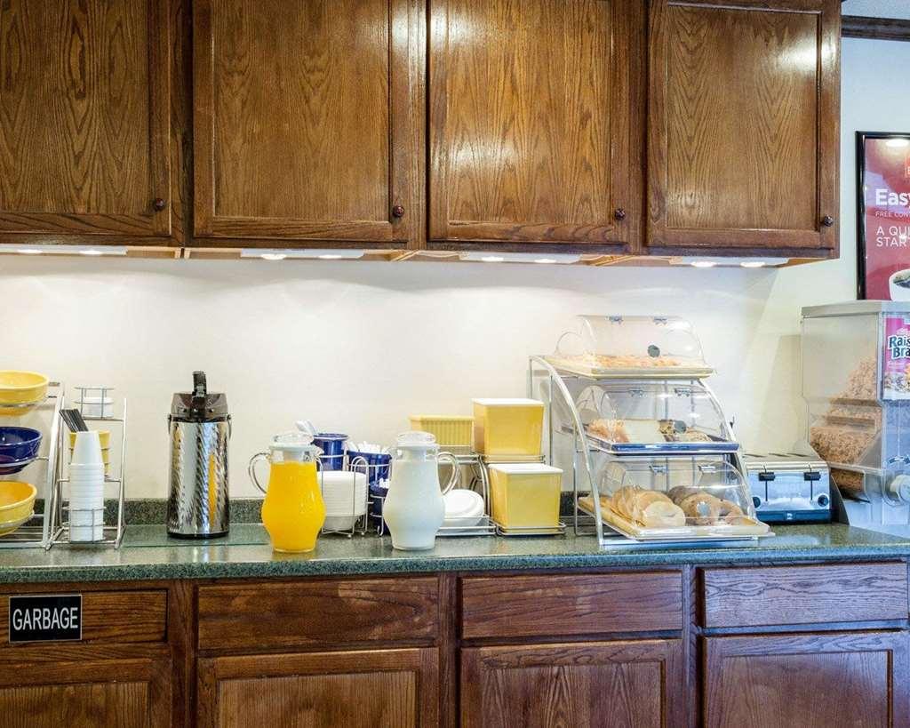 Econo Lodge Kosciusko Restaurant photo